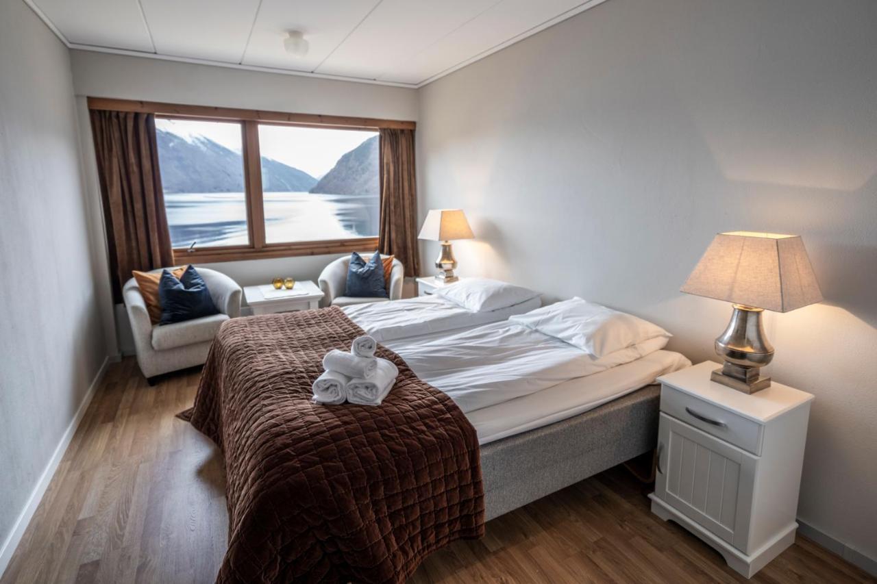 Dragsvik Fjordhotel (Adults Only) Balestrand Exterior foto